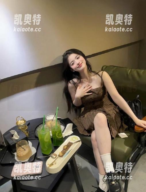51黑料网 最新爆料不停歇,快来下载51黑料网app抢先看!