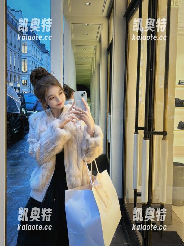 黑料社下载免费版推荐，热门吃瓜消息一网打尽
